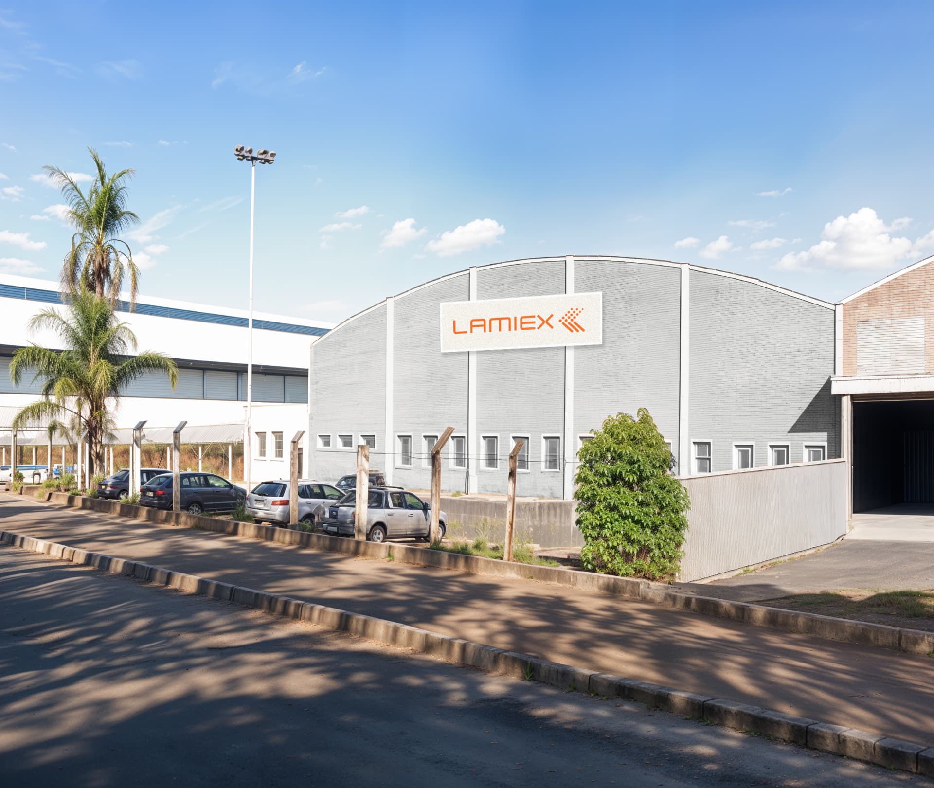 lamiex-foto-fachada-filial-sp_v1-pichi